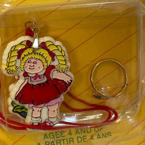 Vintage Cabbage Patch Kids Official Jewelry Ring and Necklace New 1983 Damaged - Picture 3 of 8